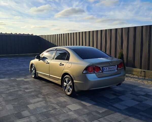 Бежевий Хонда Сівік, об'ємом двигуна 1.8 л та пробігом 157 тис. км за 7500 $, фото 4 на Automoto.ua