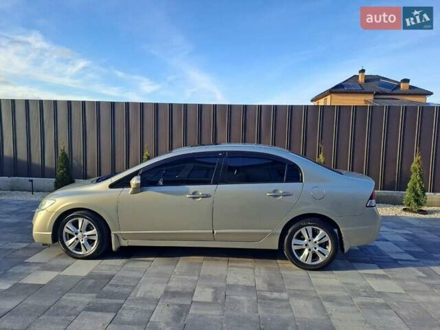 Бежевий Хонда Сівік, об'ємом двигуна 1.8 л та пробігом 157 тис. км за 7500 $, фото 1 на Automoto.ua