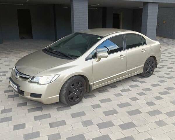 Бежевый Хонда Цивик, объемом двигателя 1.8 л и пробегом 290 тыс. км за 5700 $, фото 4 на Automoto.ua