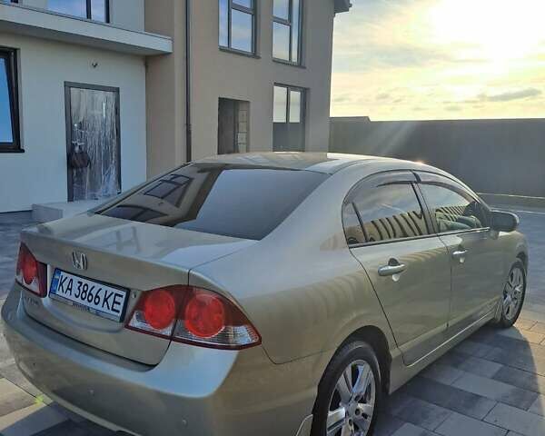 Бежевий Хонда Сівік, об'ємом двигуна 1.8 л та пробігом 157 тис. км за 7500 $, фото 3 на Automoto.ua