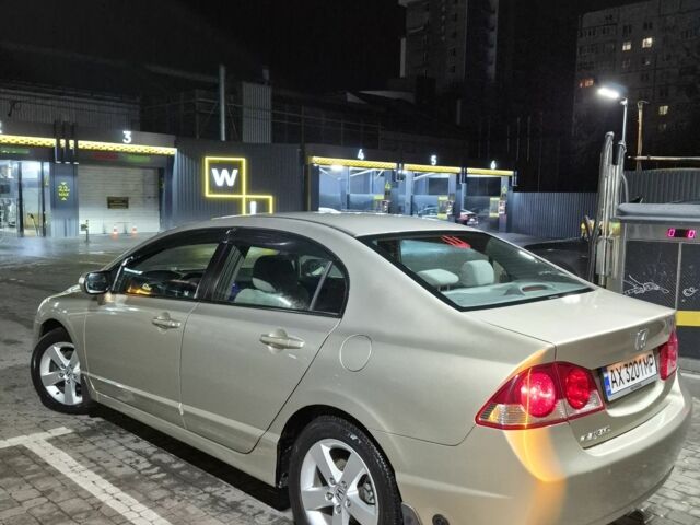 Бежевый Хонда Цивик, объемом двигателя 1.8 л и пробегом 161 тыс. км за 7000 $, фото 3 на Automoto.ua