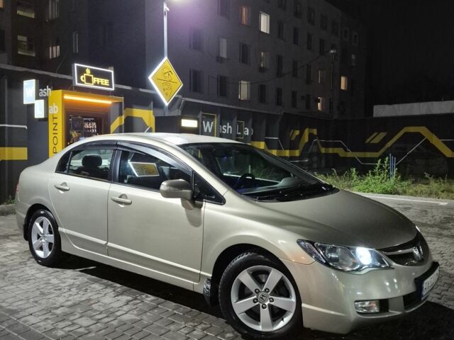 Бежевый Хонда Цивик, объемом двигателя 1.8 л и пробегом 161 тыс. км за 7000 $, фото 1 на Automoto.ua