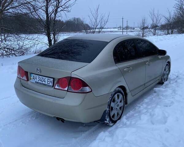 Бежевый Хонда Цивик, объемом двигателя 1.8 л и пробегом 340 тыс. км за 5299 $, фото 7 на Automoto.ua