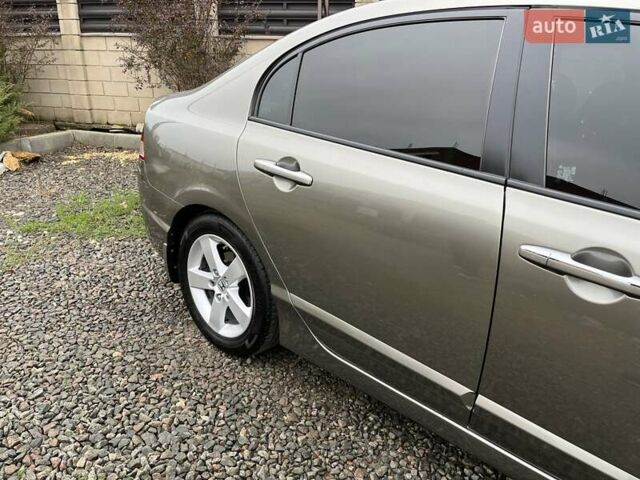 Бежевый Хонда Цивик, объемом двигателя 1.8 л и пробегом 160 тыс. км за 7700 $, фото 3 на Automoto.ua