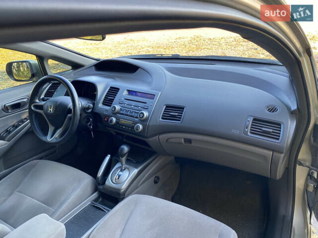 Бежевий Хонда Сівік, об'ємом двигуна 1.8 л та пробігом 231 тис. км за 6300 $, фото 9 на Automoto.ua