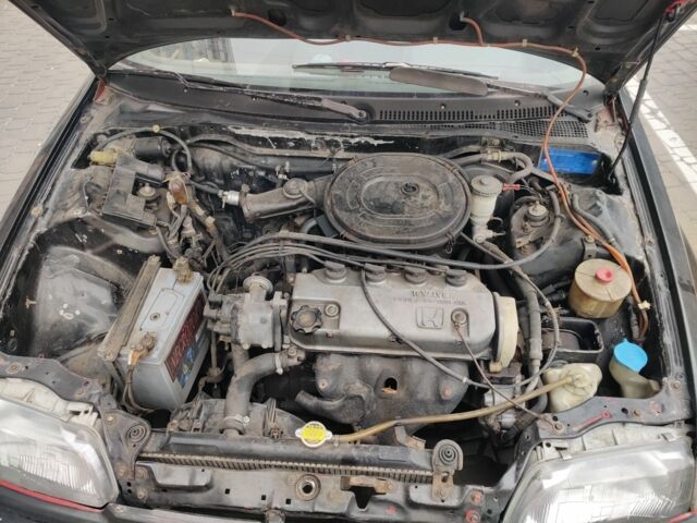 Черный Хонда Цивик, объемом двигателя 1.3 л и пробегом 300 тыс. км за 2500 $, фото 5 на Automoto.ua