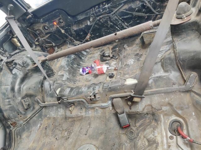 Черный Хонда Цивик, объемом двигателя 1.3 л и пробегом 300 тыс. км за 2500 $, фото 4 на Automoto.ua