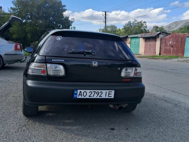 Черный Хонда Цивик, объемом двигателя 1.3 л и пробегом 300 тыс. км за 3800 $, фото 2 на Automoto.ua