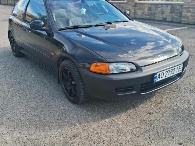 Черный Хонда Цивик, объемом двигателя 1.3 л и пробегом 300 тыс. км за 3800 $, фото 4 на Automoto.ua