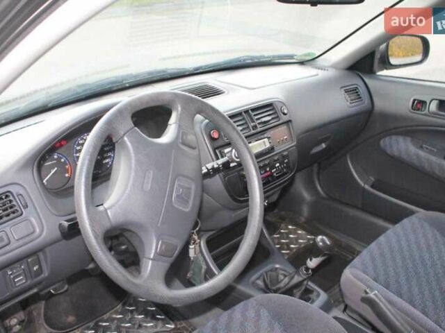 Черный Хонда Цивик, объемом двигателя 1.4 л и пробегом 140 тыс. км за 1757 $, фото 5 на Automoto.ua