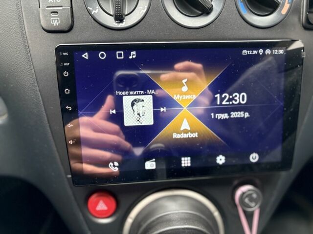 Черный Хонда Цивик, объемом двигателя 1.4 л и пробегом 300 тыс. км за 3900 $, фото 14 на Automoto.ua