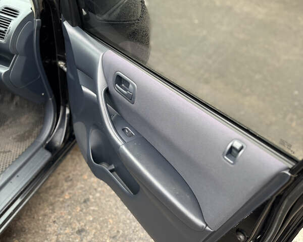 Черный Хонда Цивик, объемом двигателя 1.4 л и пробегом 300 тыс. км за 3900 $, фото 11 на Automoto.ua