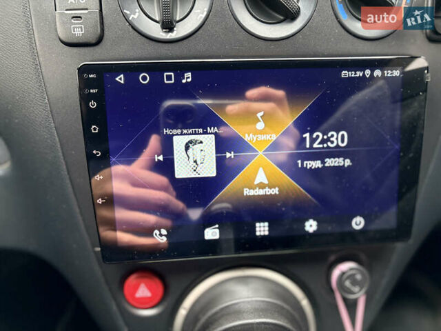 Черный Хонда Цивик, объемом двигателя 1.4 л и пробегом 300 тыс. км за 3900 $, фото 14 на Automoto.ua