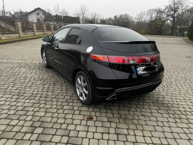 Черный Хонда Цивик, объемом двигателя 2.2 л и пробегом 244 тыс. км за 4800 $, фото 5 на Automoto.ua