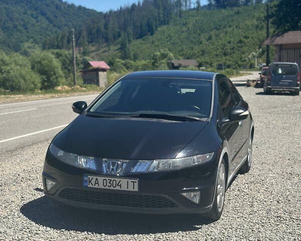 Черный Хонда Цивик, объемом двигателя 1.8 л и пробегом 164 тыс. км за 6400 $, фото 2 на Automoto.ua