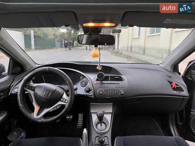 Черный Хонда Цивик, объемом двигателя 2.2 л и пробегом 326 тыс. км за 5800 $, фото 9 на Automoto.ua