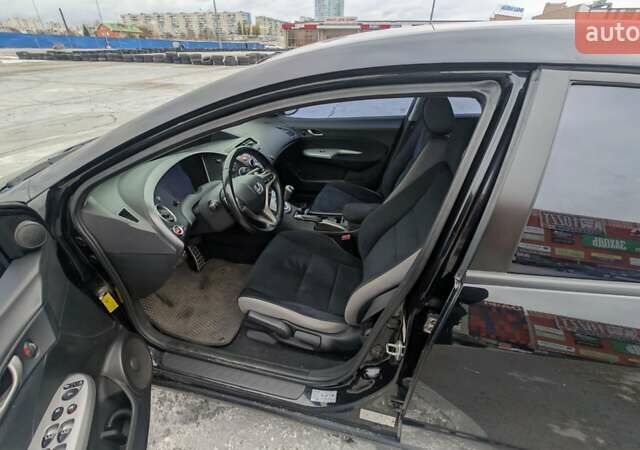 Черный Хонда Цивик, объемом двигателя 1.8 л и пробегом 100 тыс. км за 7400 $, фото 4 на Automoto.ua