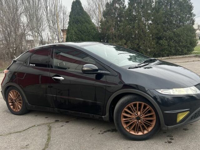 Черный Хонда Цивик, объемом двигателя 1.8 л и пробегом 260 тыс. км за 7000 $, фото 1 на Automoto.ua