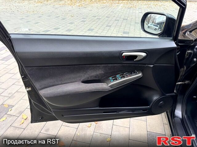 Черный Хонда Цивик, объемом двигателя 1.8 л и пробегом 157 тыс. км за 6500 $, фото 6 на Automoto.ua