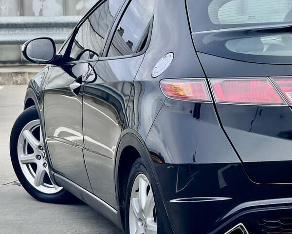 Черный Хонда Цивик, объемом двигателя 1.8 л и пробегом 203 тыс. км за 5777 $, фото 11 на Automoto.ua