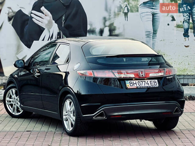 Чорний Хонда Сівік, об'ємом двигуна 1.8 л та пробігом 115 тис. км за 8700 $, фото 21 на Automoto.ua
