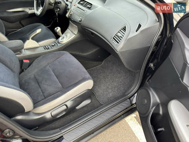 Черный Хонда Цивик, объемом двигателя 1.4 л и пробегом 153 тыс. км за 8800 $, фото 27 на Automoto.ua