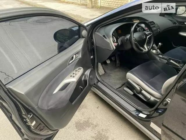 Чорний Хонда Сівік, об'ємом двигуна 2.2 л та пробігом 209 тис. км за 6900 $, фото 3 на Automoto.ua