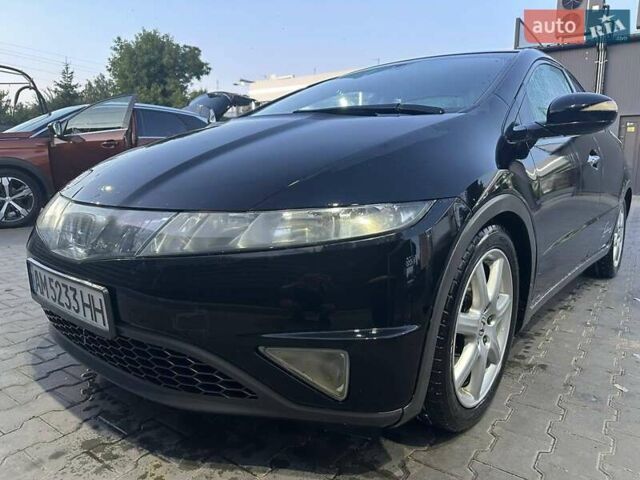 Черный Хонда Цивик, объемом двигателя 2.2 л и пробегом 266 тыс. км за 7000 $, фото 1 на Automoto.ua