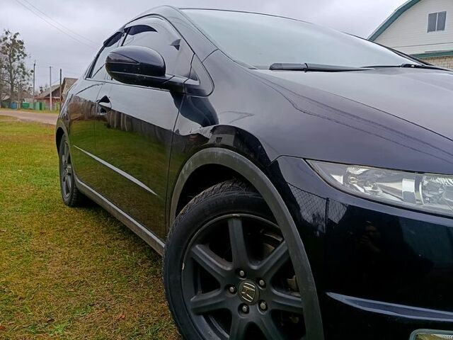 Черный Хонда Цивик, объемом двигателя 1.8 л и пробегом 260 тыс. км за 7200 $, фото 2 на Automoto.ua