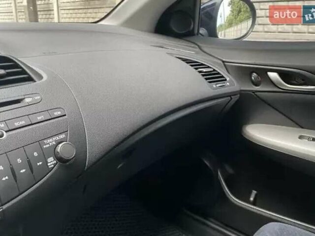 Черный Хонда Цивик, объемом двигателя 2.2 л и пробегом 223 тыс. км за 6700 $, фото 22 на Automoto.ua