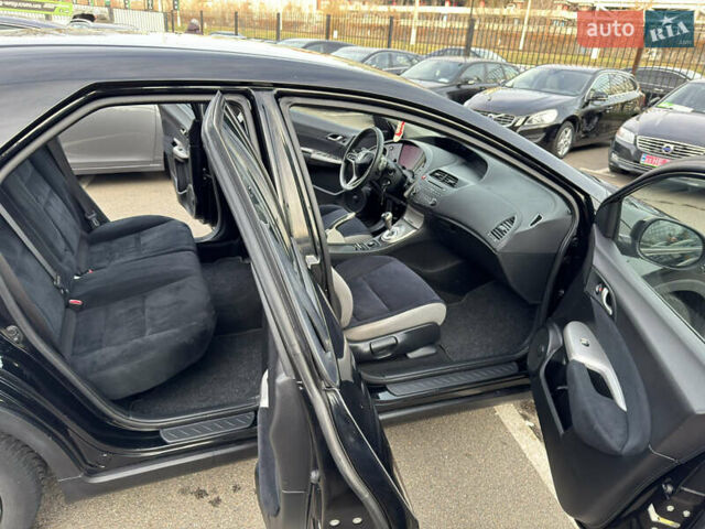 Черный Хонда Цивик, объемом двигателя 1.4 л и пробегом 153 тыс. км за 8800 $, фото 16 на Automoto.ua