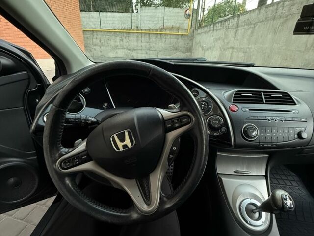 Хонда Цивик 2008 в Днепре (Днепропетровске) на Automoto.ua Черный Хонда Цивик, объемом двигателя 1.8 л и пробегом 218 тыс. км за 7800 $, фото 4 на Automoto.ua