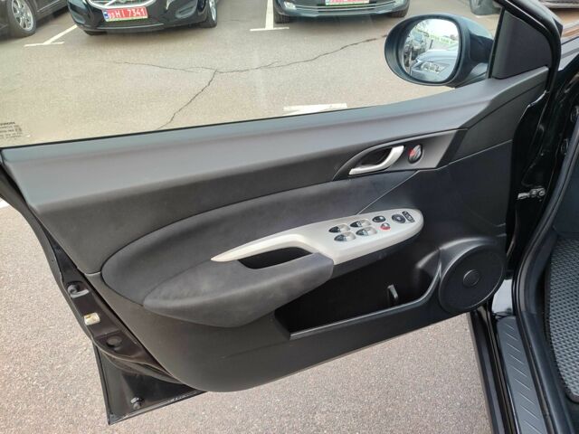 Черный Хонда Цивик, объемом двигателя 1.4 л и пробегом 153 тыс. км за 8800 $, фото 19 на Automoto.ua