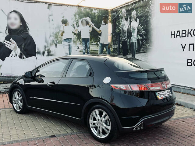 Черный Хонда Цивик, объемом двигателя 1.8 л и пробегом 115 тыс. км за 8300 $, фото 61 на Automoto.ua