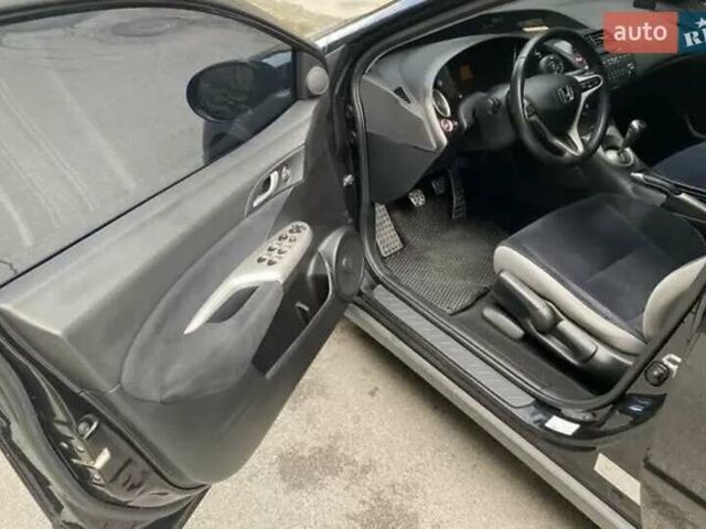 Черный Хонда Цивик, объемом двигателя 2.2 л и пробегом 223 тыс. км за 6700 $, фото 16 на Automoto.ua