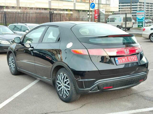 Черный Хонда Цивик, объемом двигателя 1.4 л и пробегом 153 тыс. км за 8800 $, фото 5 на Automoto.ua