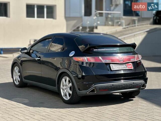 Черный Хонда Цивик, объемом двигателя 1.8 л и пробегом 190 тыс. км за 6280 $, фото 5 на Automoto.ua
