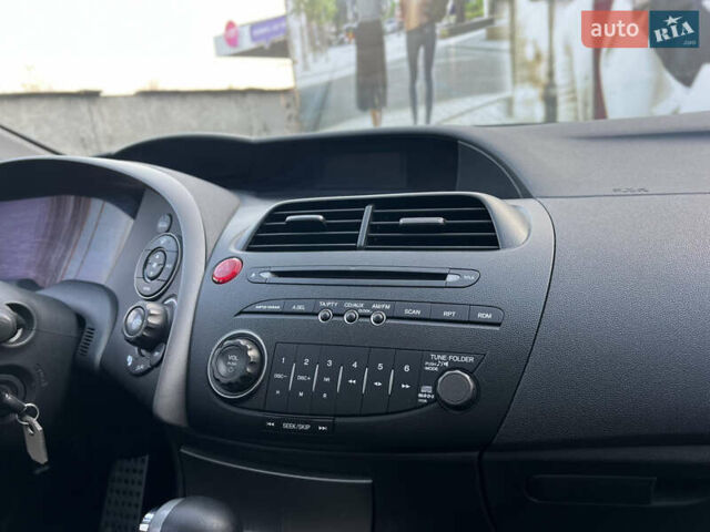 Черный Хонда Цивик, объемом двигателя 1.8 л и пробегом 115 тыс. км за 8300 $, фото 45 на Automoto.ua