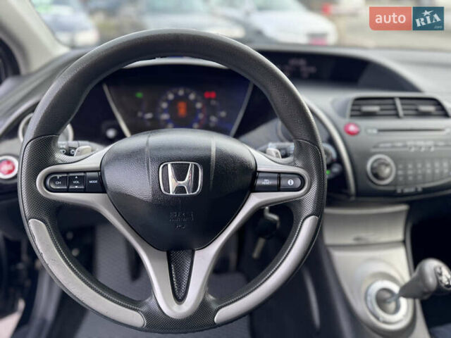 Черный Хонда Цивик, объемом двигателя 1.4 л и пробегом 153 тыс. км за 8800 $, фото 37 на Automoto.ua