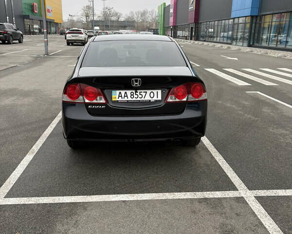 Черный Хонда Цивик, объемом двигателя 1.8 л и пробегом 243 тыс. км за 7500 $, фото 4 на Automoto.ua
