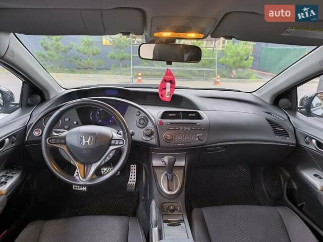 Черный Хонда Цивик, объемом двигателя 1.8 л и пробегом 196 тыс. км за 7700 $, фото 2 на Automoto.ua