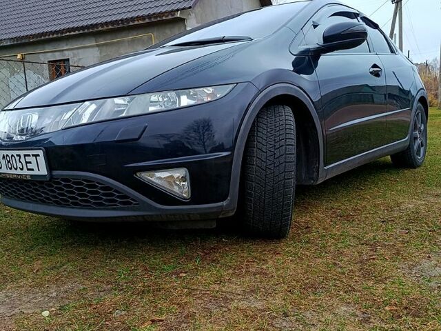 Черный Хонда Цивик, объемом двигателя 1.8 л и пробегом 260 тыс. км за 7200 $, фото 4 на Automoto.ua