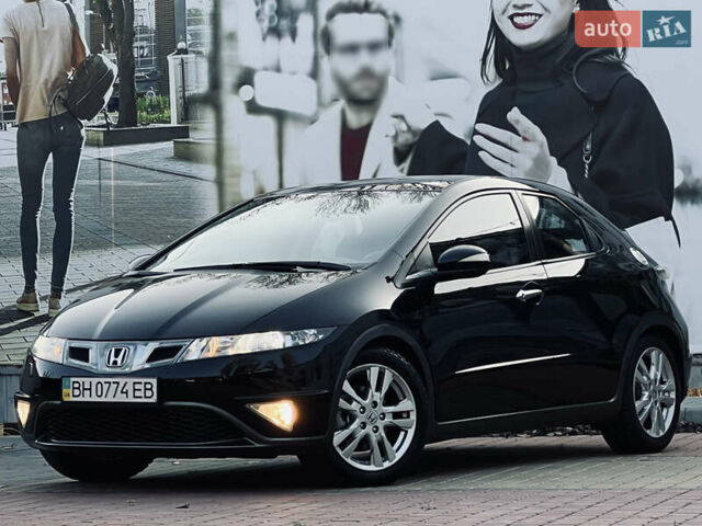 Черный Хонда Цивик, объемом двигателя 1.8 л и пробегом 115 тыс. км за 8300 $, фото 2 на Automoto.ua