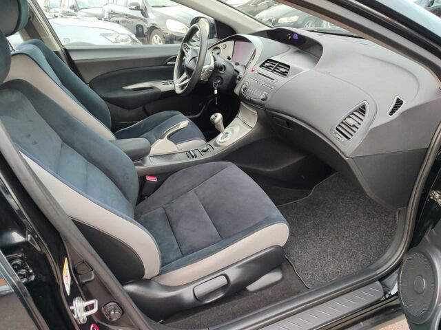 Черный Хонда Цивик, объемом двигателя 1.4 л и пробегом 153 тыс. км за 8800 $, фото 15 на Automoto.ua