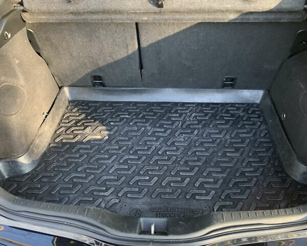 Черный Хонда Цивик, объемом двигателя 1.8 л и пробегом 207 тыс. км за 4300 $, фото 10 на Automoto.ua