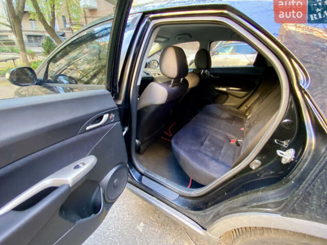 Чорний Хонда Сівік, об'ємом двигуна 1.8 л та пробігом 177 тис. км за 6500 $, фото 4 на Automoto.ua