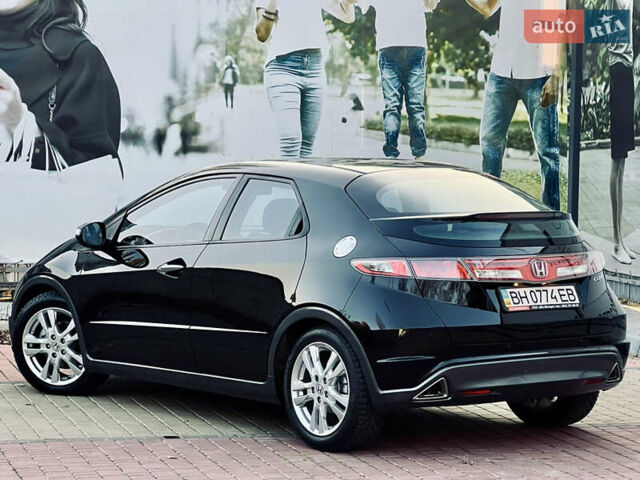 Чорний Хонда Сівік, об'ємом двигуна 1.8 л та пробігом 115 тис. км за 8700 $, фото 22 на Automoto.ua