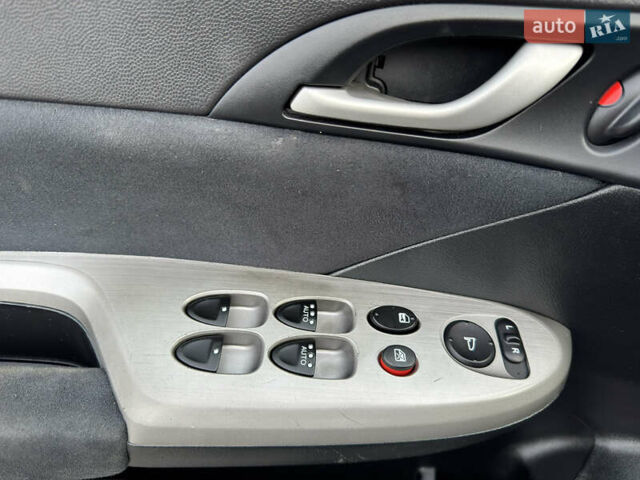 Черный Хонда Цивик, объемом двигателя 1.4 л и пробегом 153 тыс. км за 8800 $, фото 43 на Automoto.ua