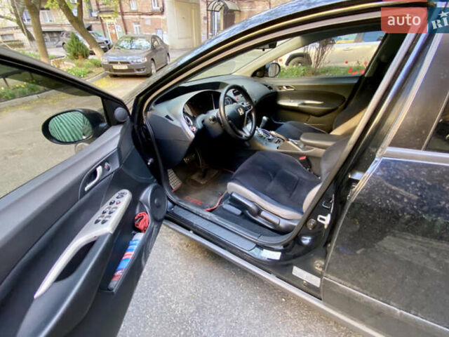 Чорний Хонда Сівік, об'ємом двигуна 1.8 л та пробігом 177 тис. км за 6500 $, фото 3 на Automoto.ua