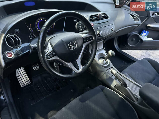Черный Хонда Цивик, объемом двигателя 2.2 л и пробегом 267 тыс. км за 6000 $, фото 1 на Automoto.ua
